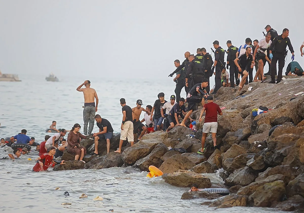 Los servicios de información detectan un incremento de los mensajes para una nueva invasión el 20-S en Ceuta