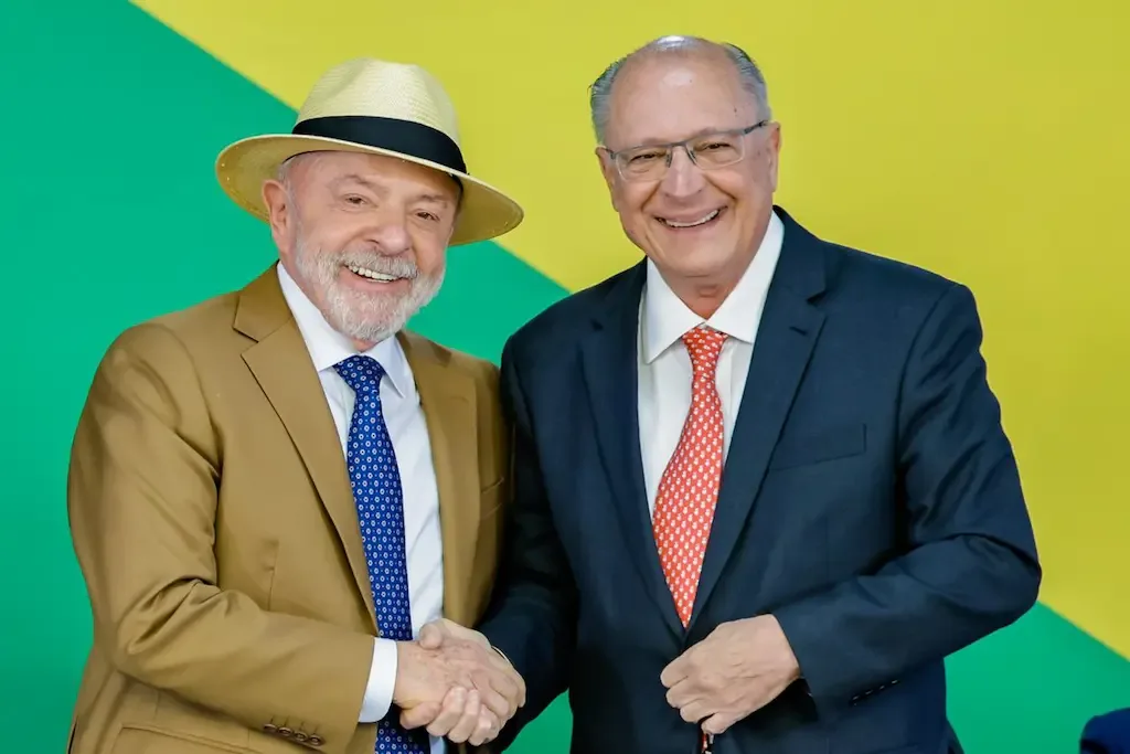 Reforma política, Defesa Nacional e arcabouço fiscal: o que propõe o programa de Lula para um novo mandato?