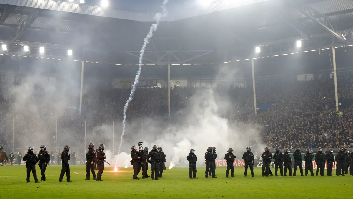Schwere AUsschreitungen: Mannheim und Kaiserslautern drohen Konsequenzen