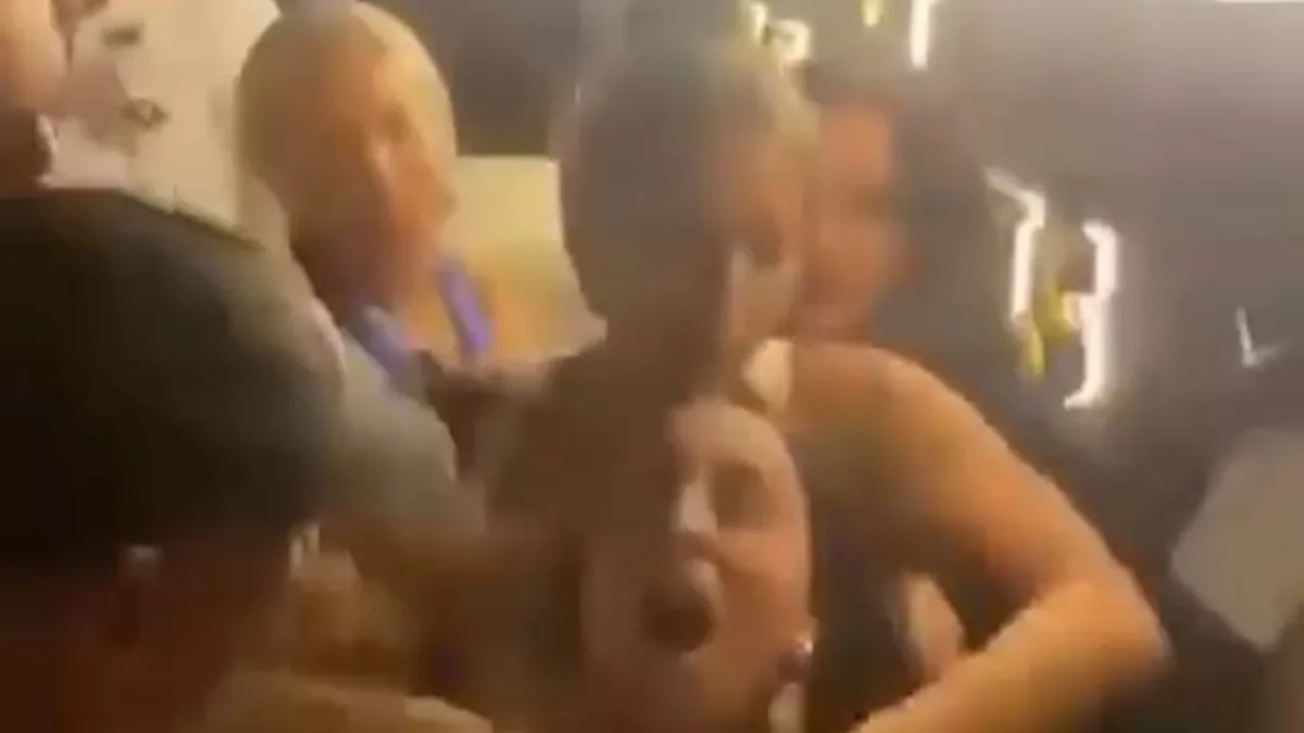 Skandal-Video aus Ägypten - Ehefrauen von WM-Trainer prügeln sich