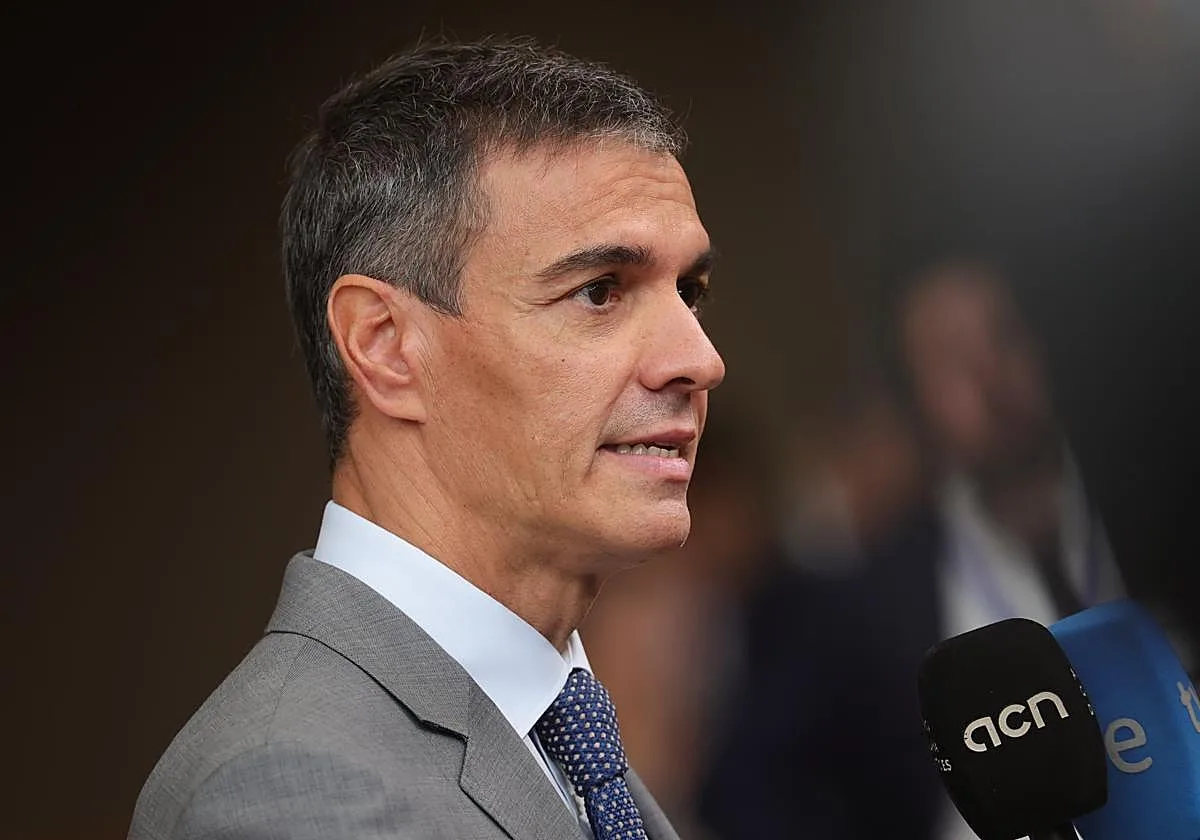 Sánchez ensalza a Robles tras colocarla de 'dos' en Madrid: «Siempre ha estado ahí en los momentos difíciles»