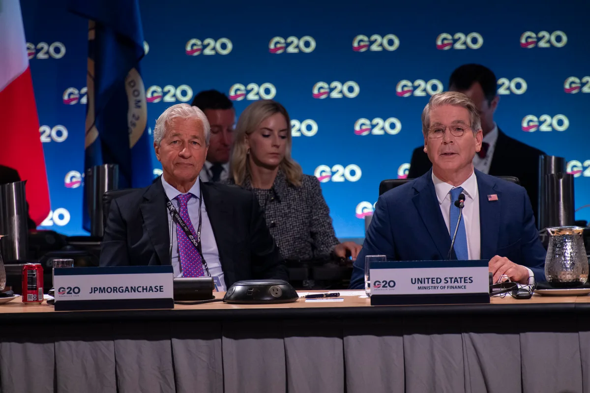 Trump Defends Hosting Russia at G20 as Europeans Voice Disapproval