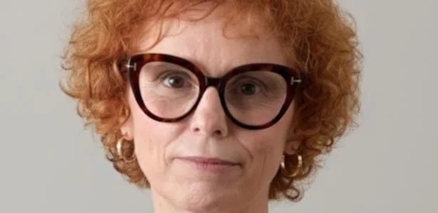 Após sofrimento mental na família, psicóloga cria IA de apoio emocional