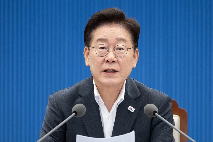 李대통령, 28일 청와대서 민주당 의원 전원과 오찬