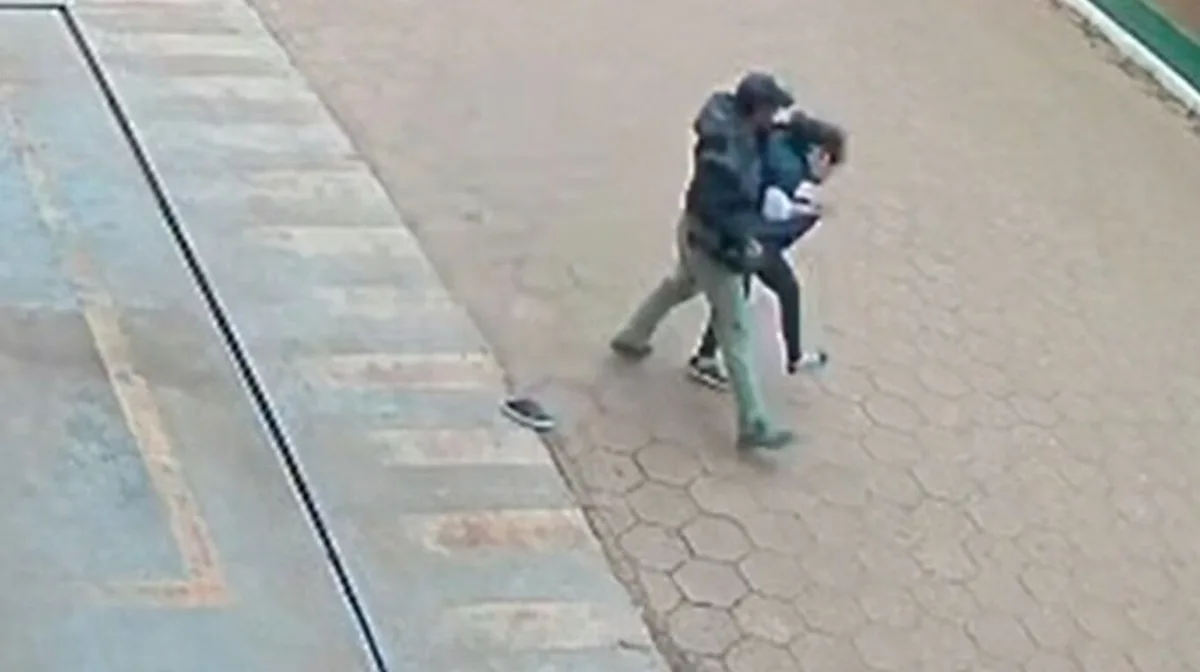 Una joven denunció que su novio la golpeó, amenazó y le rompió el celular durante una discusión por un partido de fútbol en Jujuy