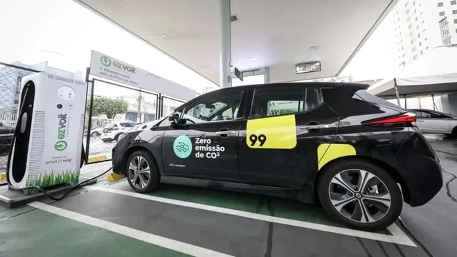 Carros elétricos! 99 amplia acesso a app com postos integrados e 20% de desconto no Brasil