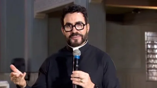 Padre Fábio de Melo faz desabafo sensível sobre depressão crônica e revela luta diária: “Nunca acordei feliz” Padre Fábio de Melo faz desabafo sensível sobre depressão crônica e revela luta diária: “Nunca acordei feliz”