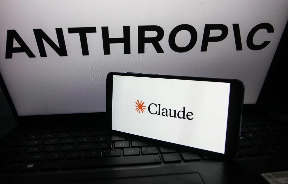 Intelligence artificielle : On a demandé à Claude ce qu’il pense de l’interdiction de l’insulter