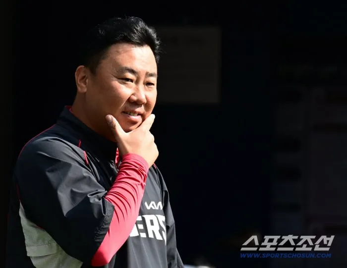 'LG-KIA 3위 초접전' 오히려 두산이 웃는다? '관심집중' 김태형 감독의 속내 "만약 나라면…" [부산포커스]