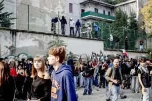 Estudiantes italianos se suman a ola de protestas en favor de la educación pública