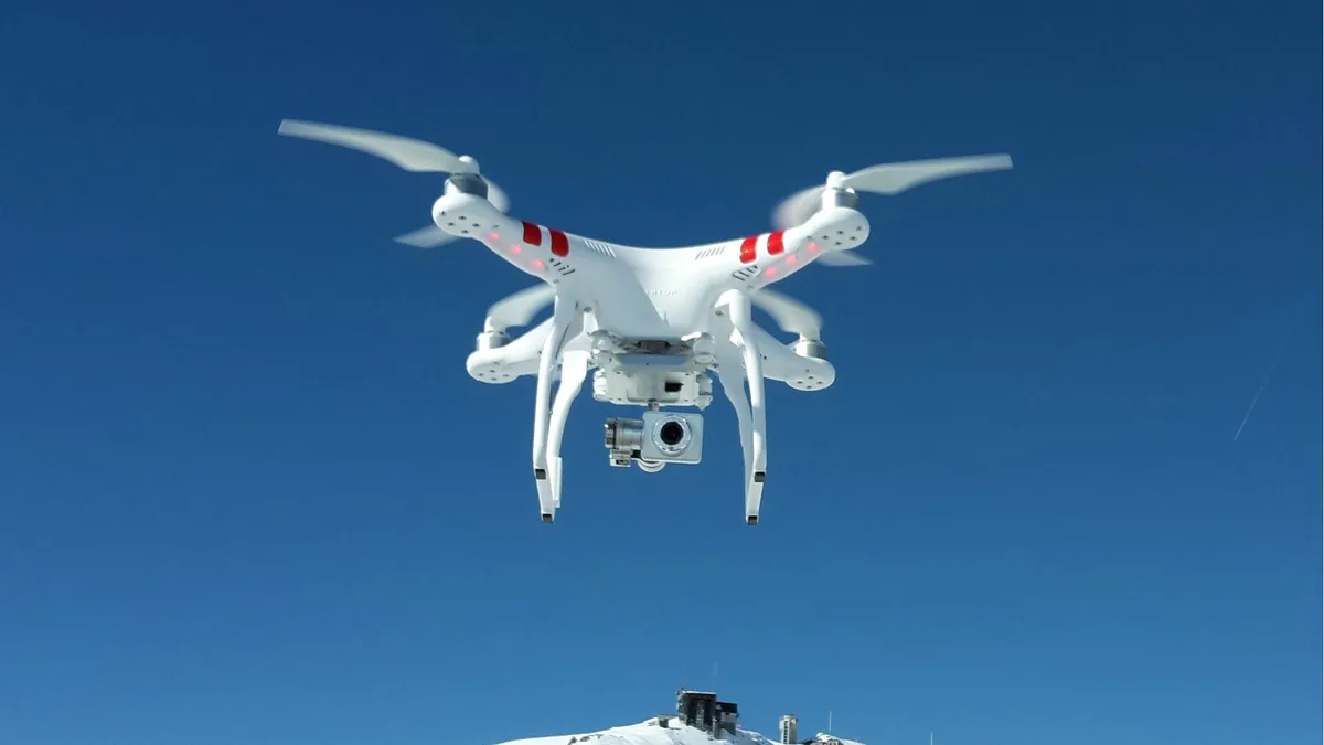 La presencia de un posible drone detuvo momentáneamente las operaciones en el aeropuerto de Washington D. C.