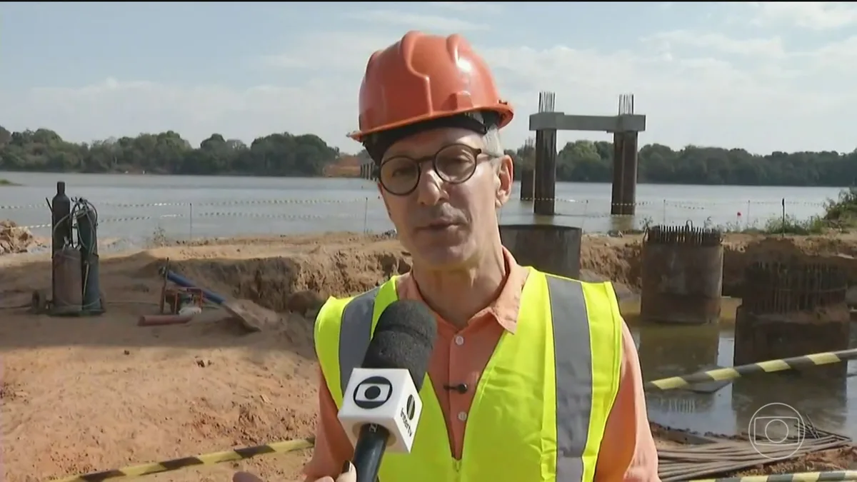 Romeu Zema, candidato à Presidência pelo Novo, visita obras de ponte no norte de MG