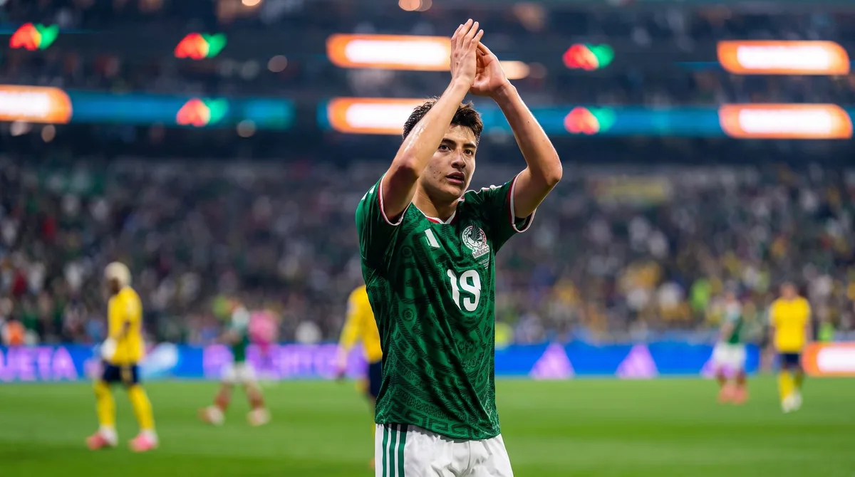 Gilberto Mora portará el histórico ’10′ con la Selección Mexicana, tal como lo hizo Luis García, Cristóbal Ortega y Cuauhtémoc Blanco