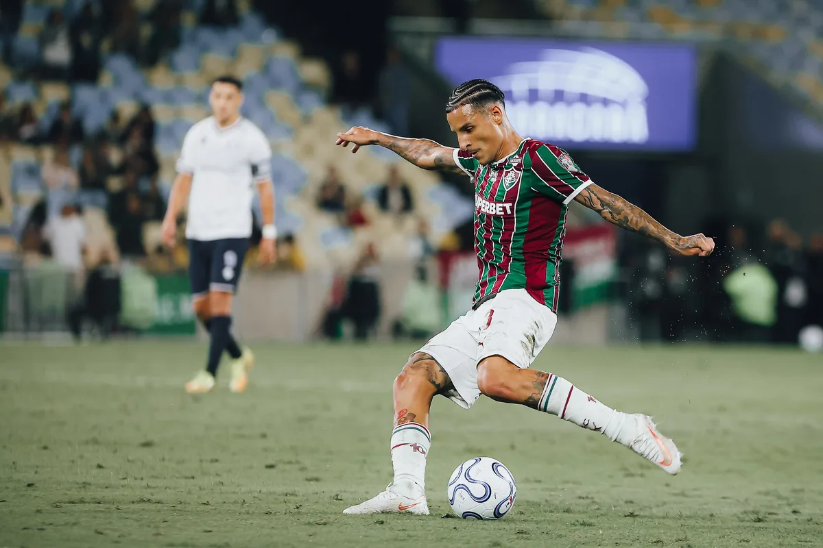 Entenda por que Fluminense fez seis substituições contra o Independiente Rivadavia