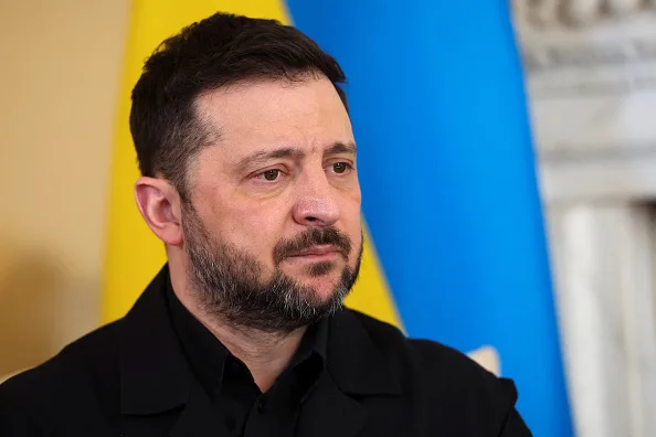 Eleições em tempos de guerra seriam como ‘tsunami’ na Ucrânia, diz Zelensky