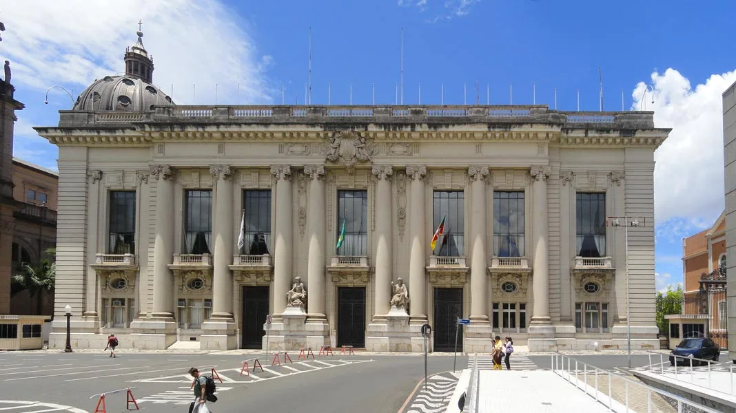 Pesquisas para o governo do RS: a disputa entre Juliana e Zucco, segundo Quaest, AtlasIntel e Real Time Big Data
