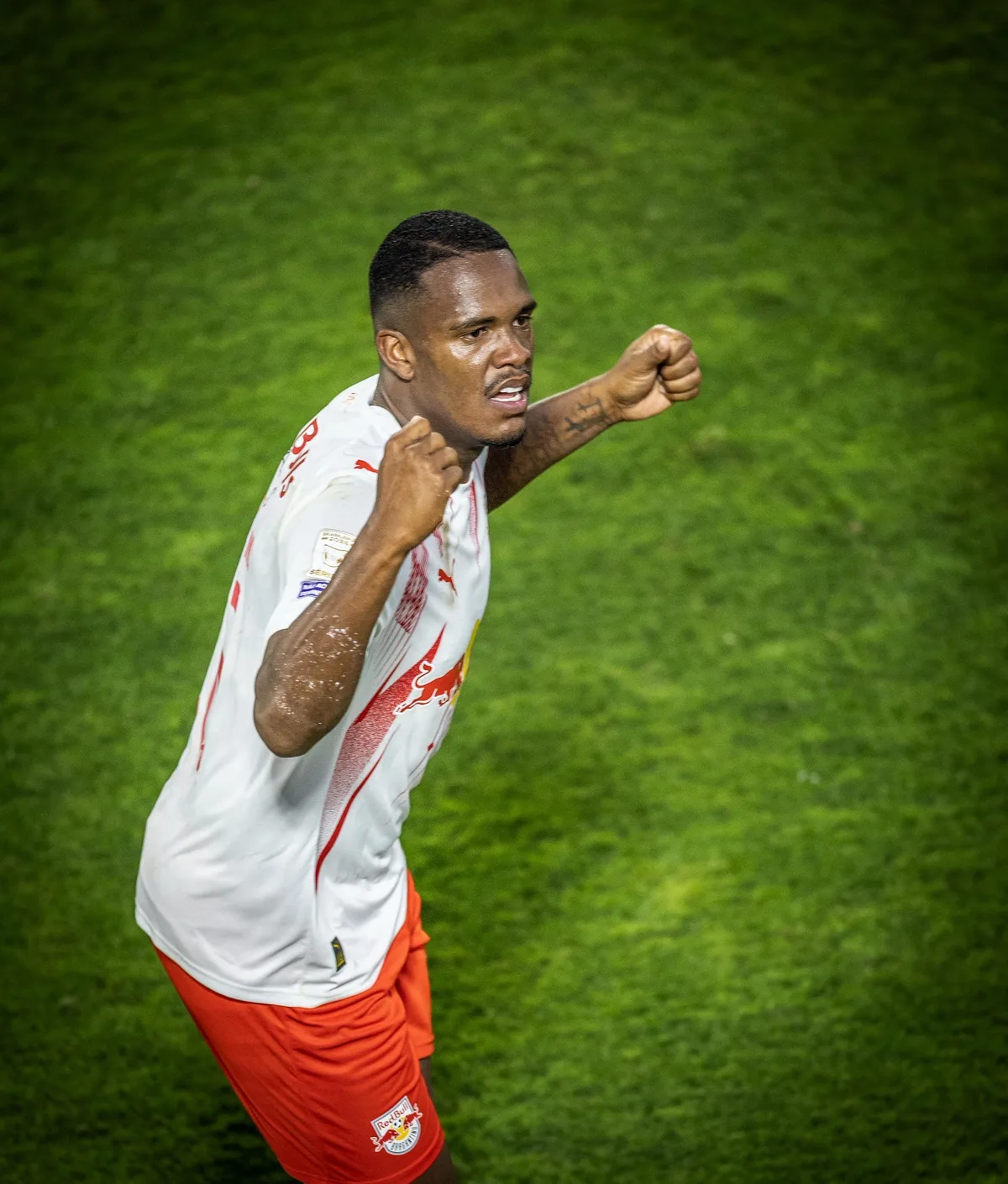Brighton-ING oferece 8 milhões de euros pelo zagueiro Gustavo Marques, do Bragantino
