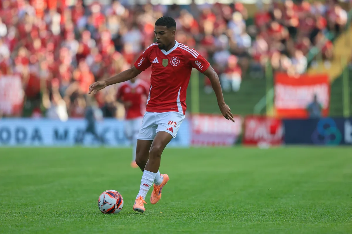 Inter encaminha empréstimo de Gustavo Prado a clube da Ucrânia; saiba mais