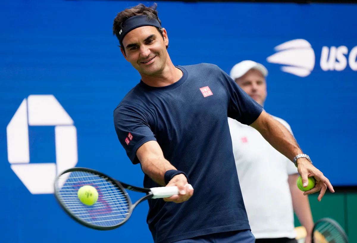 Federer exalta João Fonseca e cita golpes potentes do brasileiro: "Gosto de vê-lo jogar"
