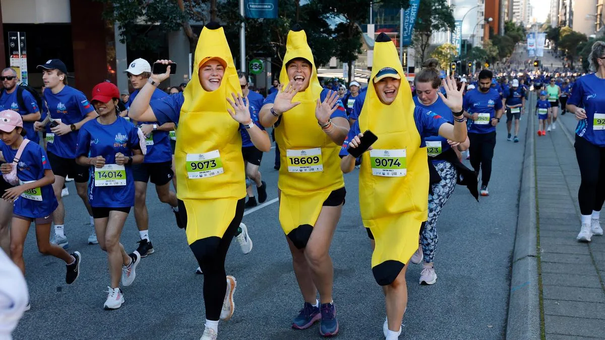 City to Surf 2026: Stunning weather, whacky costumes and almost 35,000 runners take to Perth roads