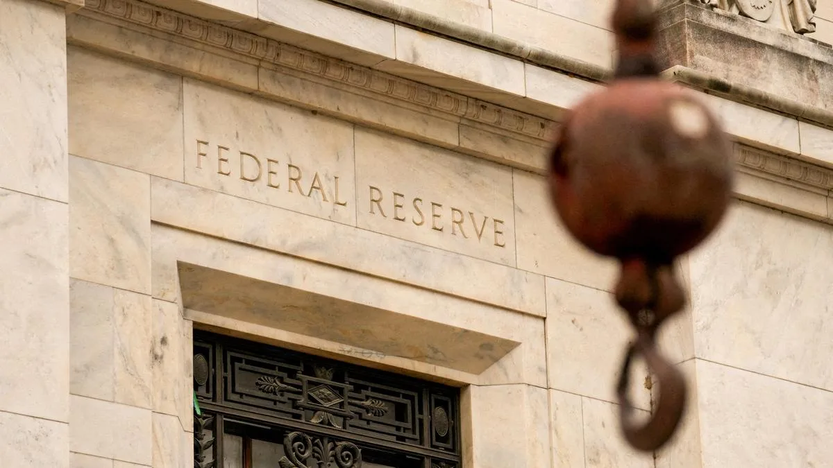 U.S. Fed says 'positive' economic outlook facing heightened uncertainty