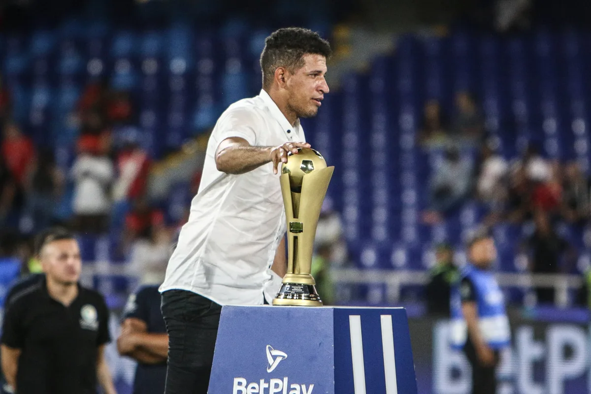 Técnico de Santa Fe se refirió al momento del fútbol femenino en Colombia previo a su debut su debut en la Copa Libertadores: “Valoro mucho”