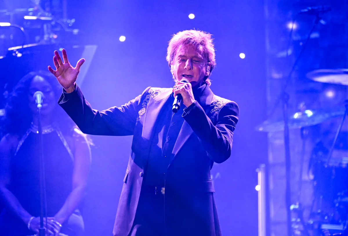 Barry Manilow Makes Early Exit From Second Night of Vegas Residency Comeback, Cancels Saturday Night Show