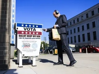 Il concerne un tiers des Américains : le vote par correspondance fragilisé par Donald Trump