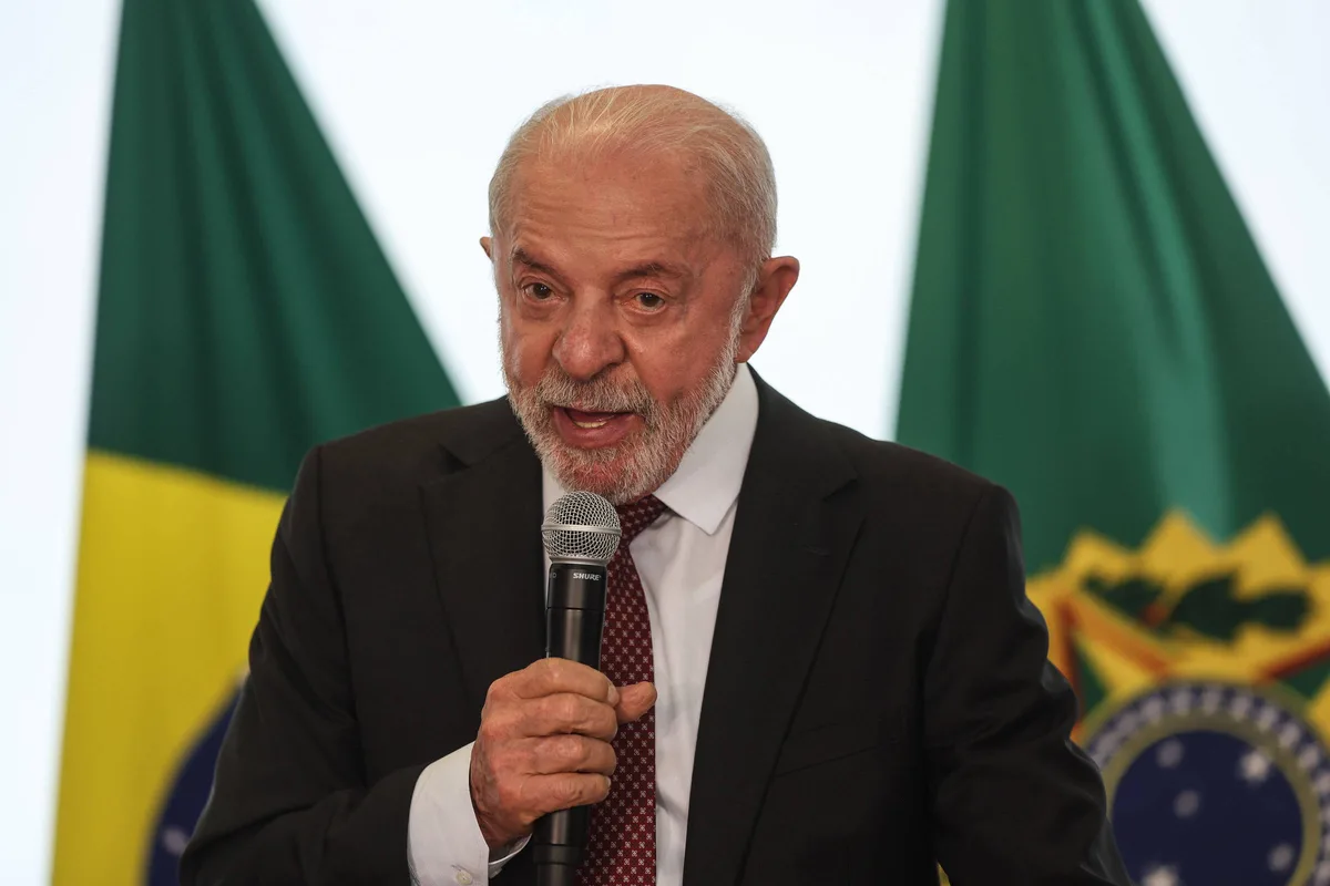 'Bolsonaro fez a mesma coisa; é o jogo das eleições', diz leitor sobre reajuste do Bolsa Família