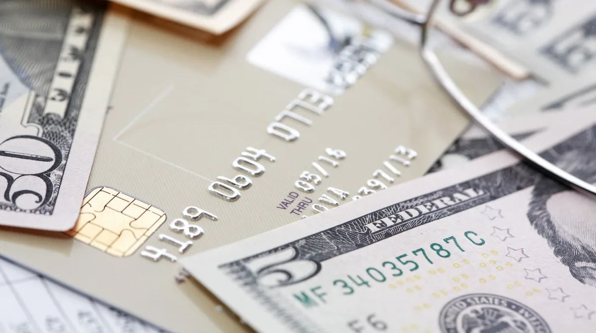 Dólar oficial y dólar tarjeta: banco por banco, a cuánto cotizan este martes 25 de agosto