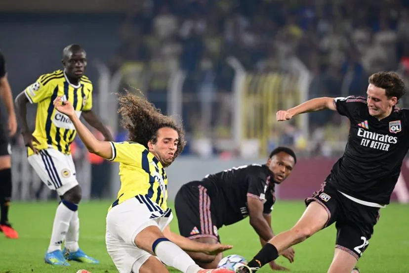 La qualification se jouera à Lyon : l'OL doit se contenter d'un match nul sur la pelouse de Fenerbahçe en barrage aller de Ligue des champions