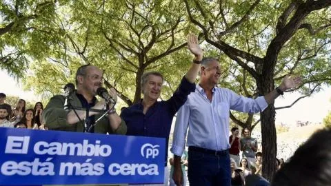 Feijóo recurre al discurso 'ultra' de Albiol para disputarle a Vox el voto catalán