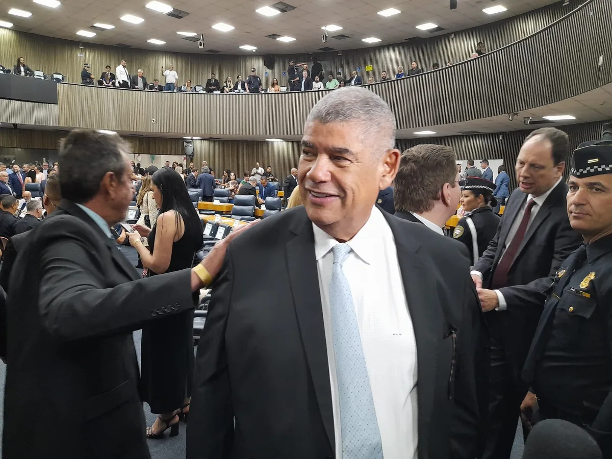 Quais são as suspeitas sobre Milton Leite na investigação que apura atuação do PCC no transporte da cidade de SP