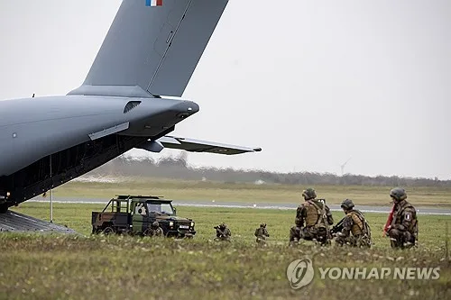 테슬라·BYD·틴더까지…프랑스군, 일상 기기 '스파이 도구' 경고