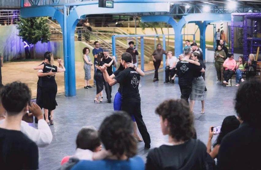 Café com Tango reúne aulão, baile e música ao vivo nesta terça-feira