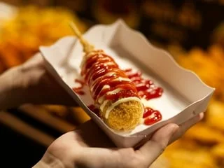Bubble tea, fluffy pancakes, corn dogs… Quand la nouvelle street food des réseaux sociaux pose une question de santé