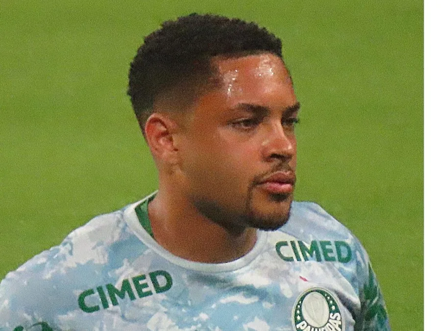 Palmeiras aliviado enfrenta o desesperado Vasco