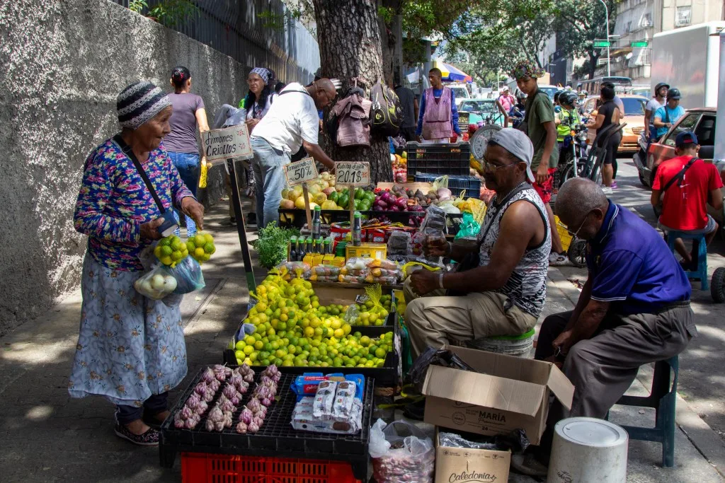 Ahorrar, invertir y emprender cuesta más en Venezuela, según el Índice de Libertad Económica 2026