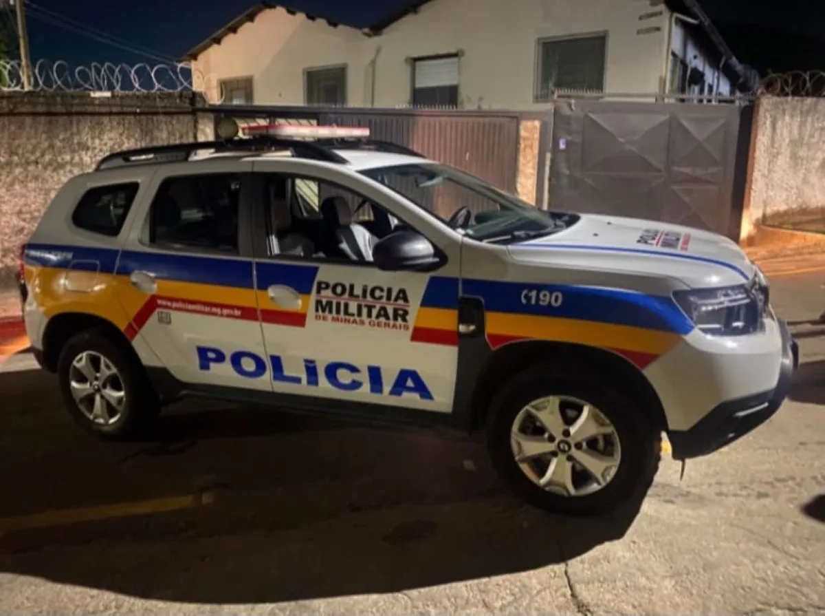 Idosa com Alzheimer é resgatada em situação de abandono e maus-tratos em Juiz de Fora; filho é preso em flagrante
