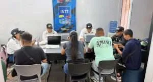 Intt realiza operativo especial en La Candelaria para regularizar documentos