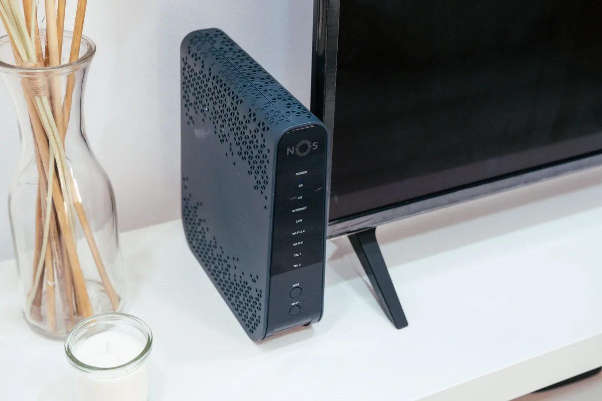 Más allá del “truco de la moneda” en el router: cinco configuraciones clave para optimizar el Wi-Fi en casas grandes