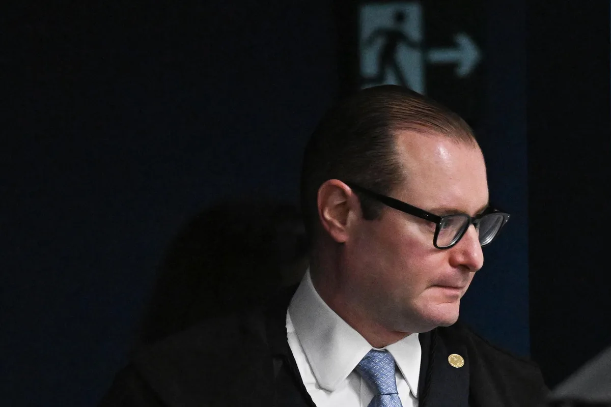 Zanin pede cópia do conteúdo de celular de Vorcaro diretamente para diretor-geral da PF