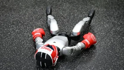 Unibleed: Wenn ein Wurm ganze Armeen humanoider Roboter kapern kann