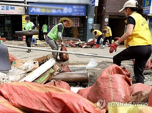 거제·통영 주말에도 수해복구 총력…전국 의용소방대원 가세