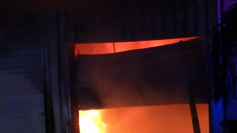 Gold Coast family loses two boats after fire