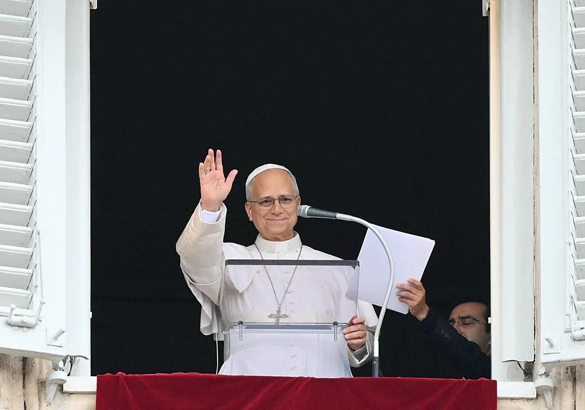 El Papa reza el Ángelus en San Pedro tras su operación y afirma que retomará gradualmente su actividad
