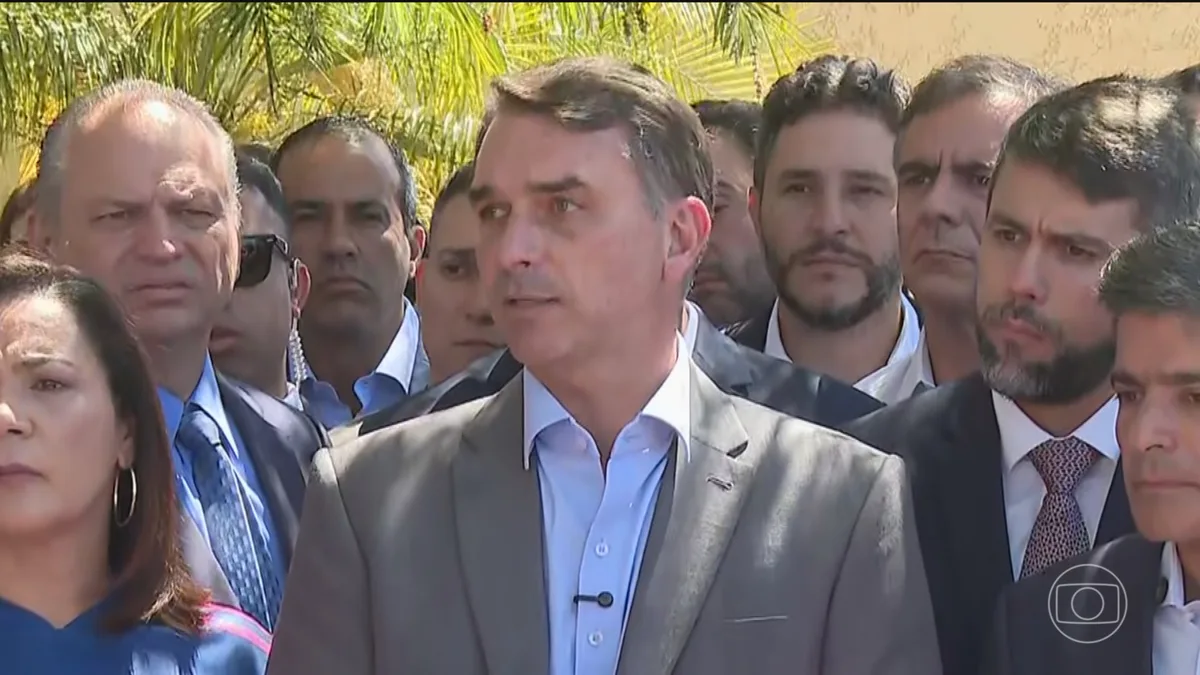 Flávio diz que quer fim da reeleição e fala em mandato para ele de 5 anos com emenda à Constituição