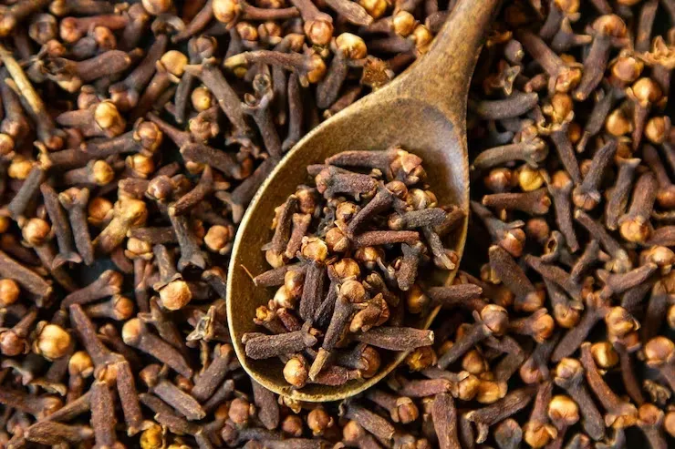 Canela em casca pode ser grande aliada para a redução dos gases intestinais e cólicas