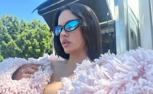 Rosalía disfruta de Ciudad de México antes de su concierto: visita una librería y recorre la capital