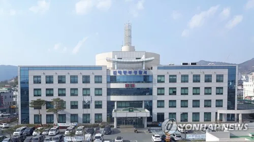 김해서 편의점 현금인출기 부수고 570만원 훔친 20대 2명 구속